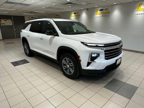 2025 Chevrolet Traverse LT