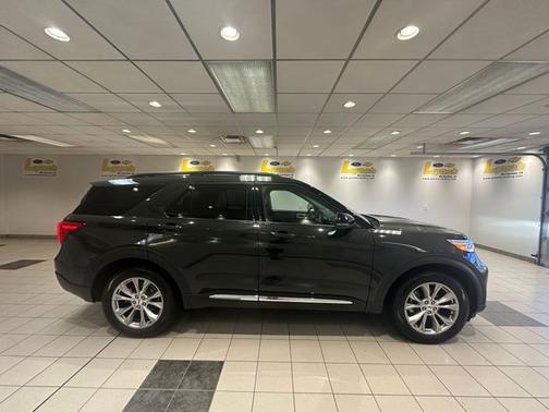 Green Metallic 2024 Ford Explorer Base