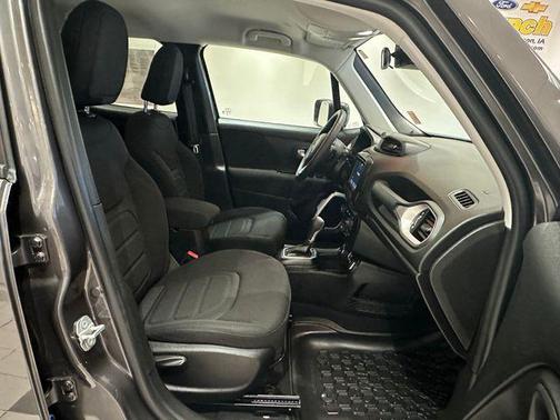 Granite Crystal Clearcoat Metallic 2018 Jeep Renegade Latitude