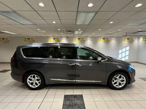 Granite Crystal Clearcoat Metallic 2020 Chrysler Pacifica Limited