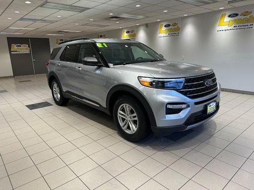 Iconic Silver Metallic 2021 Ford Explorer XLT