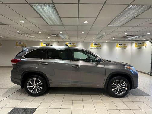 2017 Toyota Highlander 