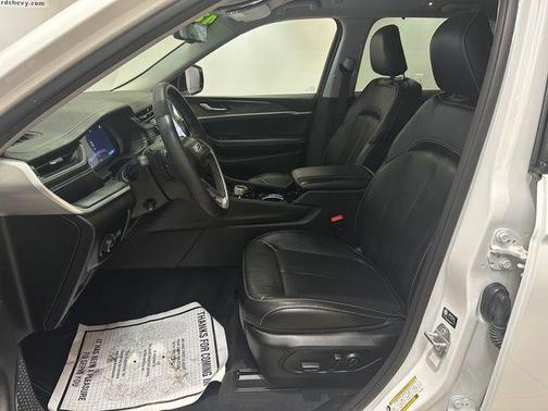 Bright White Clearcoat 2023 Jeep Grand Cherokee Limited