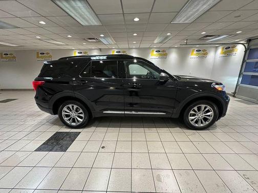 Agate Black Metallic 2023 Ford Explorer XLT
