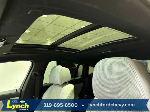 Mineral White Metallic 2025 BMW X6 xDrive40i