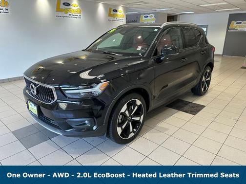 2020 Volvo XC40 T5 Momentum