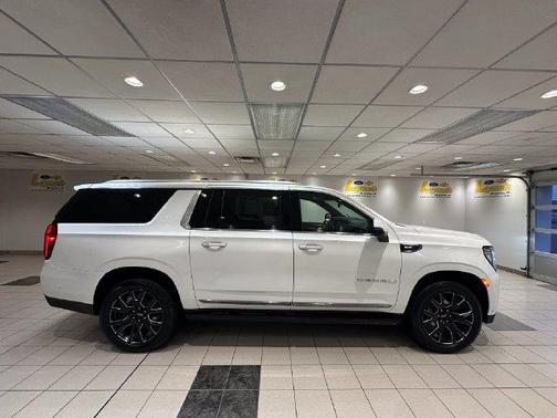 White Frost Tri-Coat 2024 GMC Yukon XL Denali Ultimate