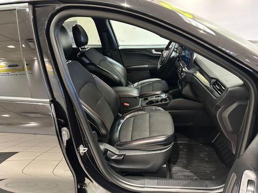 Agate Black Metallic 2024 Ford Escape ST-Line