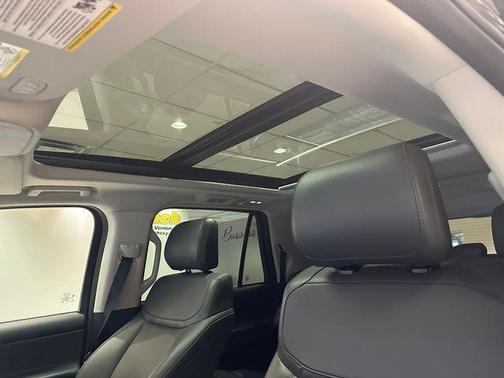 Agate Black Metallic 2025 Ford Expedition Max Active