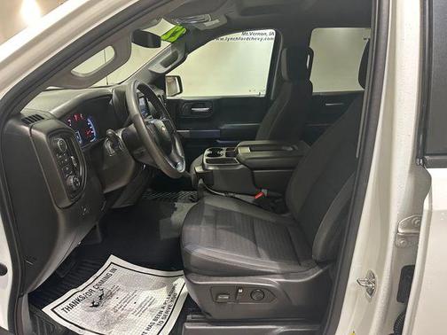 Summit White 2022 Chevrolet Silverado 1500 Custom