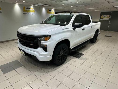 Summit White 2022 Chevrolet Silverado 1500 Custom