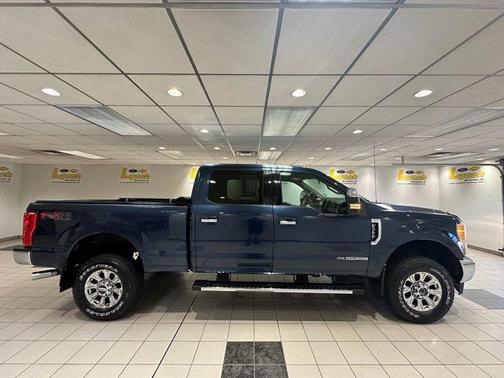 Blue Jeans Metallic 2017 Ford F-350 XLT