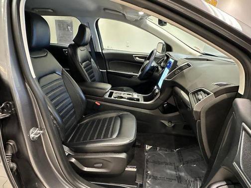 Carbonized Gray Metallic 2024 Ford Edge SEL