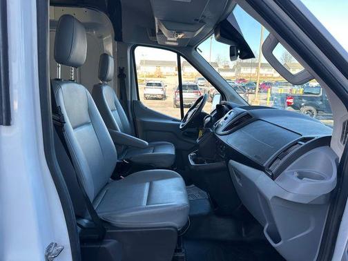 2017 Ford Transit-250 148 WB Medium Roof Cargo