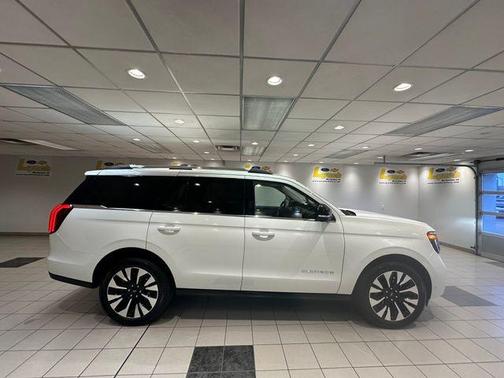 White Metallic 2025 Ford Expedition Platinum