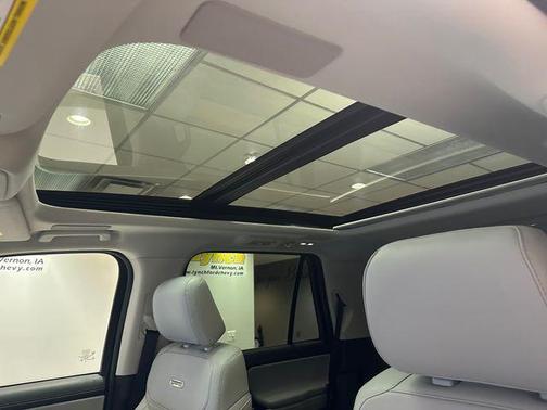 White Metallic 2025 Ford Expedition Platinum