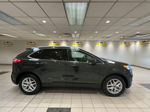 Forged Green Metallic 2024 Ford Edge SEL