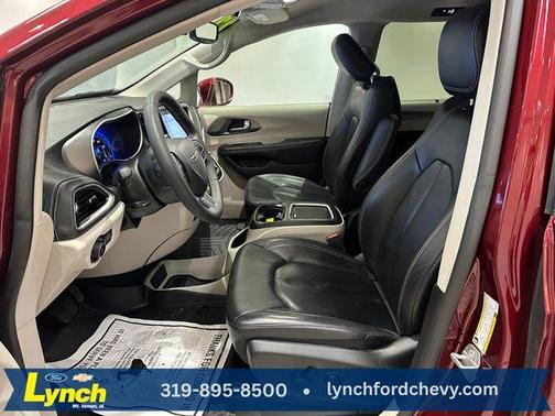 Velvet Red Pearlcoat 2022 Chrysler Pacifica Touring-L