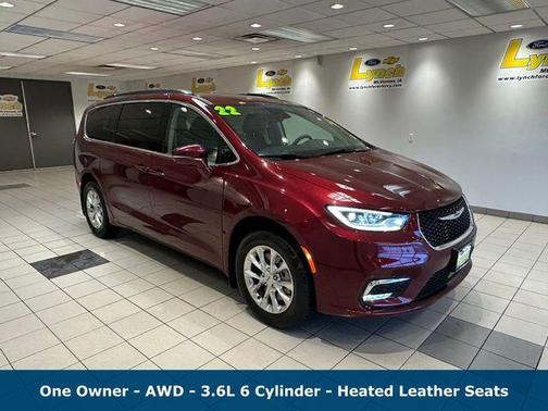 Velvet Red Pearlcoat 2022 Chrysler Pacifica Touring-L