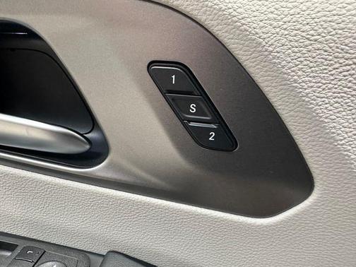 Velvet Red Pearlcoat 2022 Chrysler Pacifica Touring-L