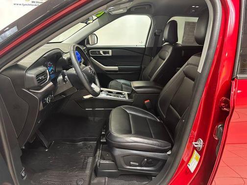 Rapid Red Metallic Tinted Clearcoat 2024 Ford Explorer XLT