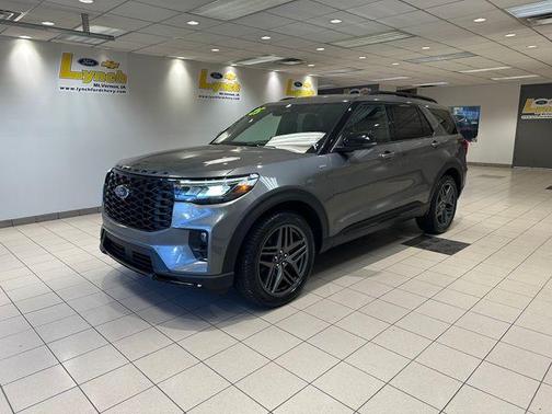 Carbonized Gray Metallic 2025 Ford Explorer ST-Line