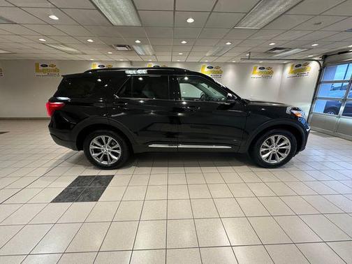 Agate Black Metallic 2023 Ford Explorer XLT