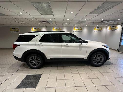 White Metallic 2026 Ford Explorer Active