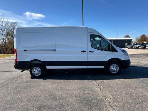 2026 Ford Transit-250 148 WB Medium Roof Cargo