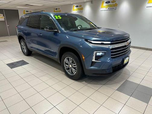 2025 Chevrolet Traverse LT