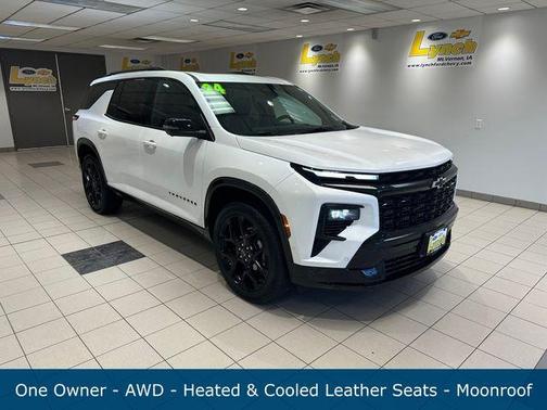Iridescent Pearl Tricoat 2024 Chevrolet Traverse RS