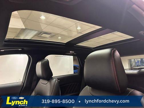 Rapid Red Metallic Tinted Clearcoat 2021 Ford Edge ST Line