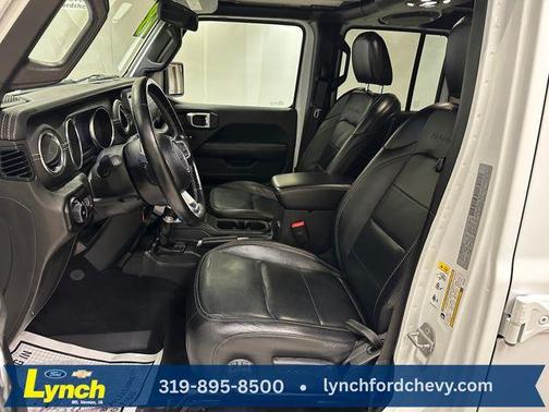 Bright White Clearcoat 2018 Jeep Wrangler Unlimited Sahara