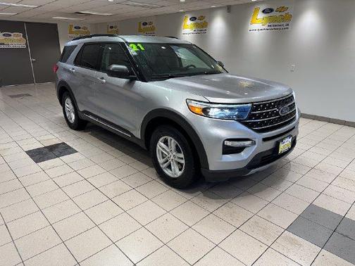 Iconic Silver Metallic 2021 Ford Explorer XLT