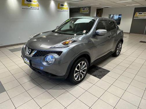 Gun Metallic 2017 Nissan Juke SV