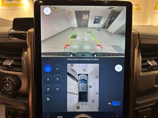 Avalanche 2023 Ford F-150 Lightning LARIAT