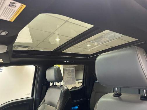 Avalanche 2023 Ford F-150 Lightning LARIAT