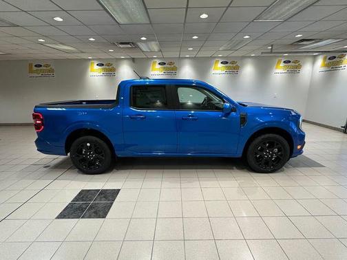 2025 Ford Maverick Lobo Standard