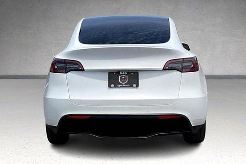 2022 Tesla Model Y Long Range Dual Motor All-Wheel Drive