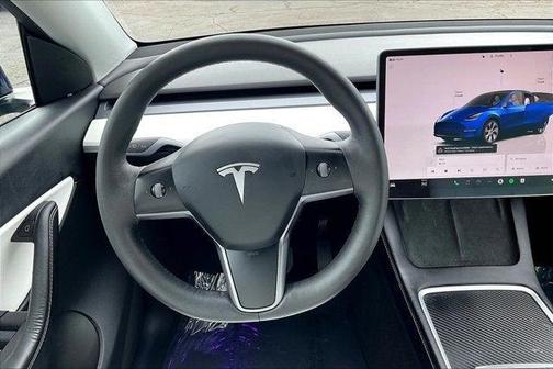 2022 Tesla Model Y Long Range Dual Motor All-Wheel Drive