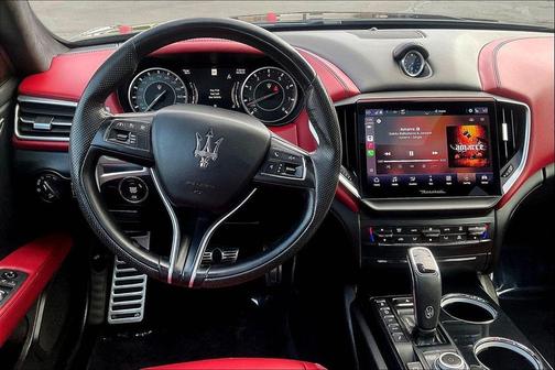 2022 Maserati Ghibli Modena Q4