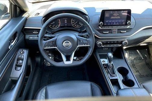 2022 Nissan Altima SR VC-Turbo FWD