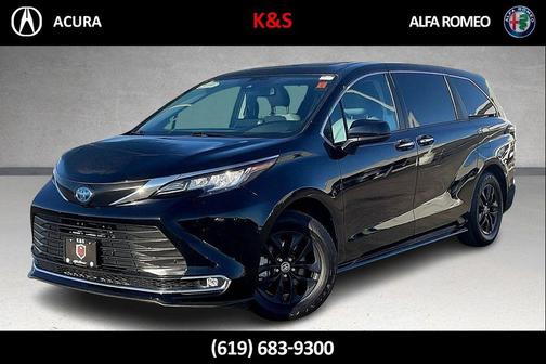 2023 Toyota Sienna XLE 8 Passenger