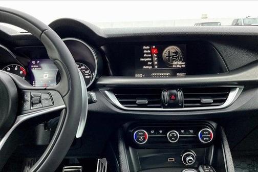 2019 Alfa Romeo Stelvio Sport