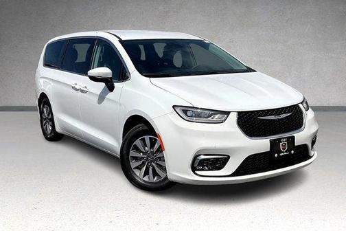 2023 Chrysler Pacifica Hybrid Touring L