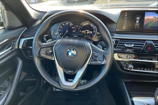 2017 BMW 530 530i