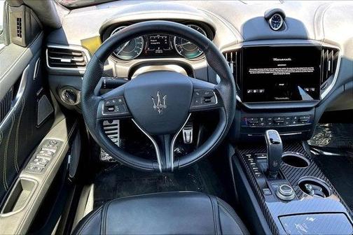 2022 Maserati Ghibli Modena Q4