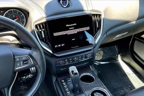2022 Maserati Ghibli Modena Q4