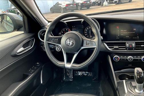 2019 Alfa Romeo Giulia Sport