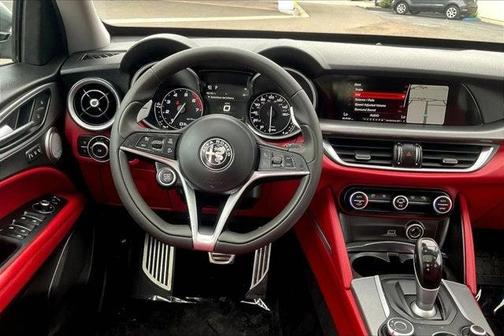 2018 Alfa Romeo Stelvio Sport